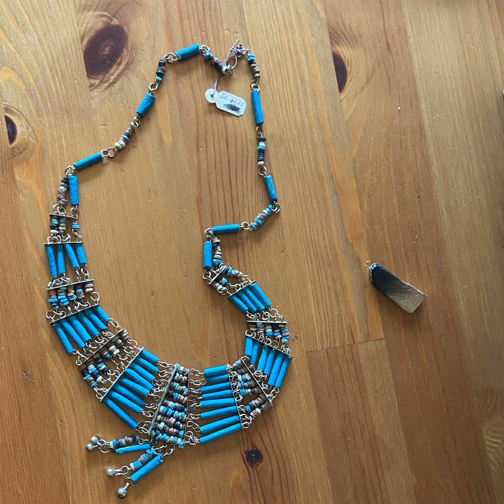 Elegant Blue and Gold Necklace